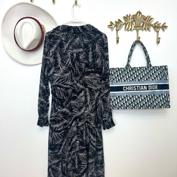 Michael Kors Black Palm-Print Long Sleeve Wrap Dress M ptp 21” l 47” at longest - Picture 3 of 3